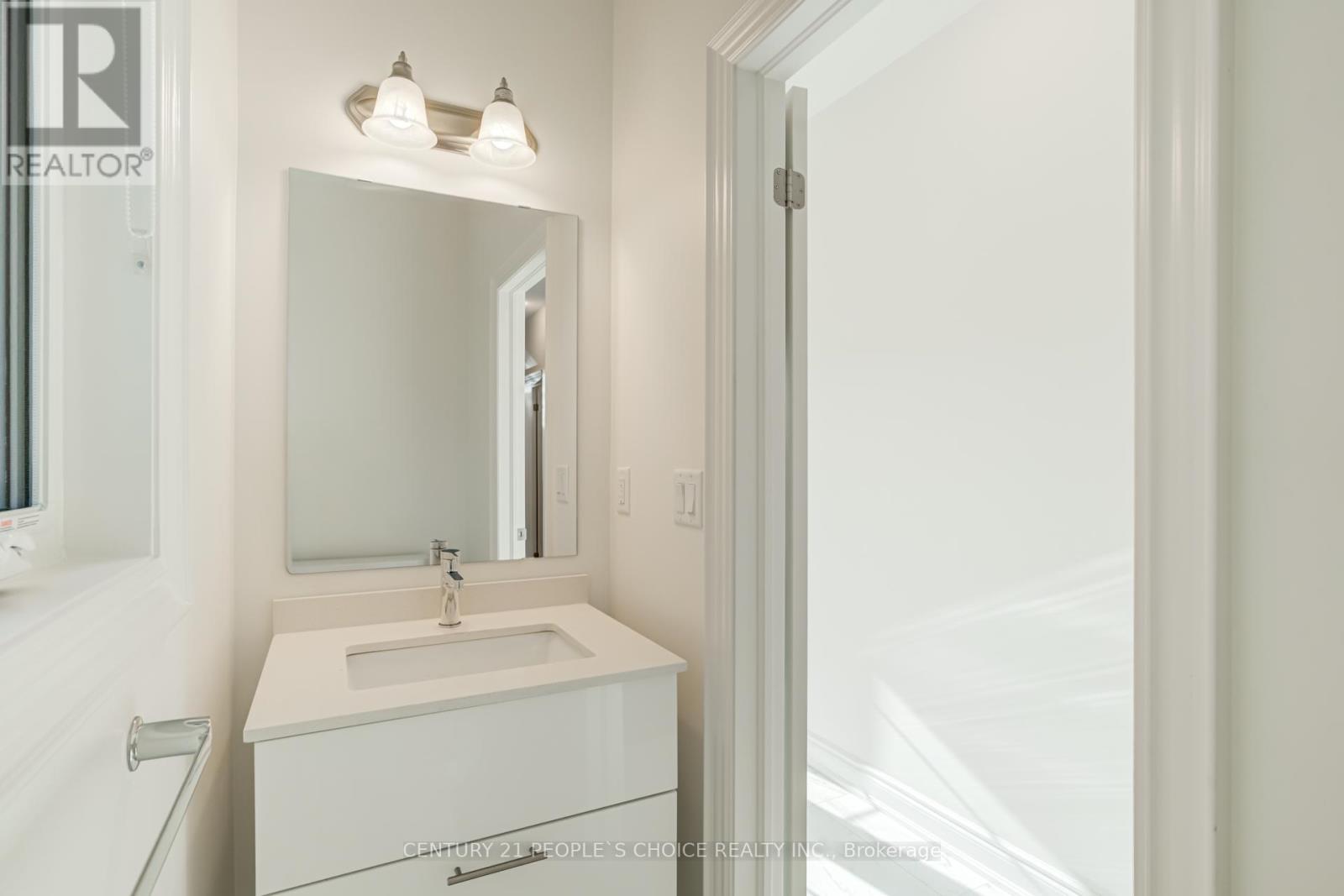 64 Montrose Boulevard, Bradford West Gwillimbury, Ontario  L3Z 4P3 - Photo 18 - N12573916