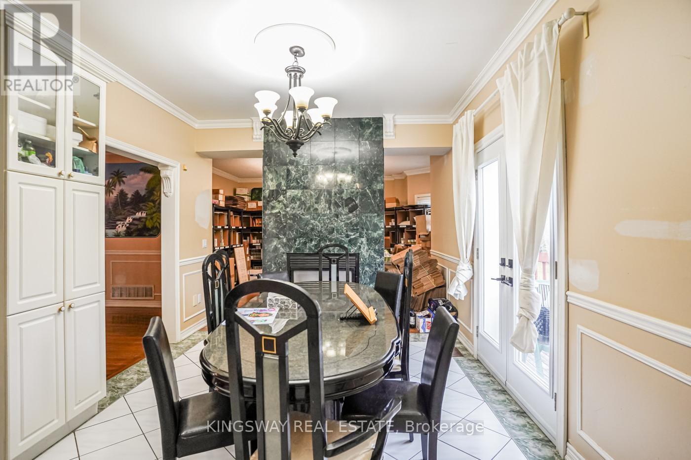 5969 Rayshaw Crescent, Mississauga, Ontario  L5M 2P1 - Photo 12 - W12577500