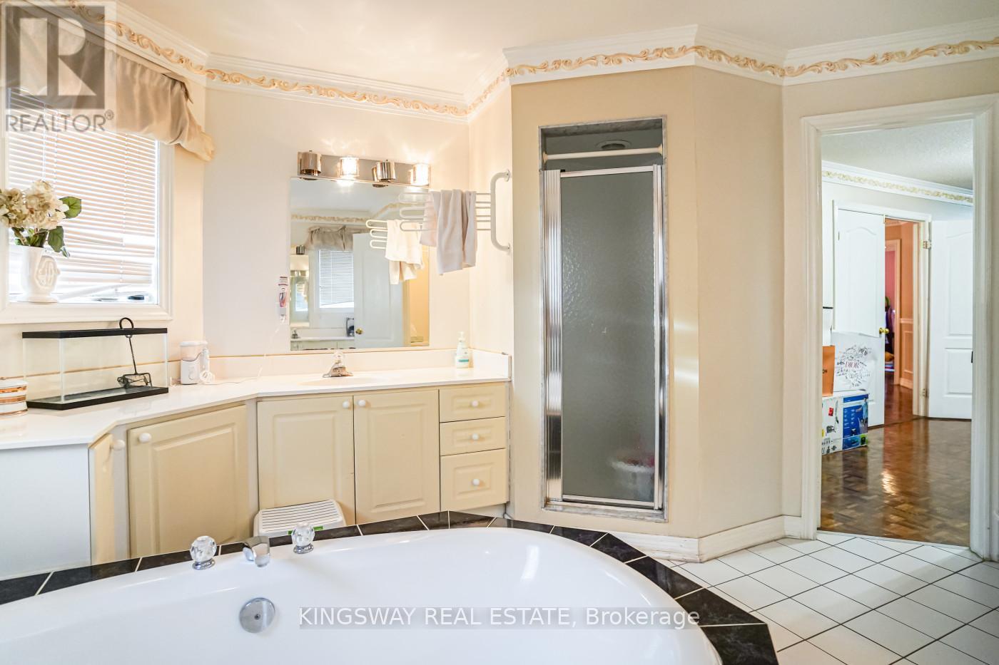 5969 Rayshaw Crescent, Mississauga, Ontario  L5M 2P1 - Photo 21 - W12577500