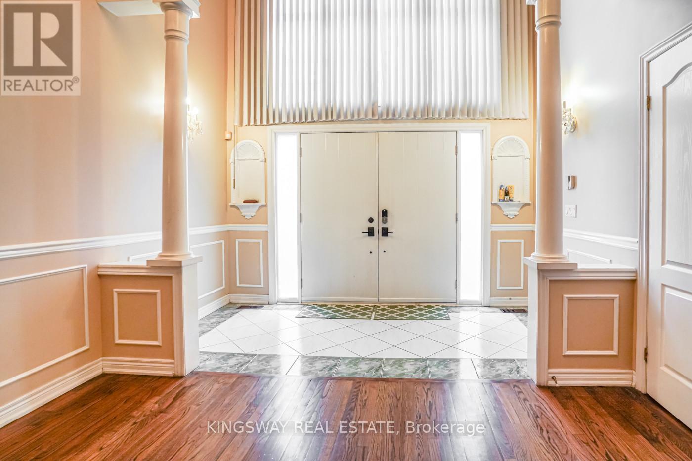 5969 Rayshaw Crescent, Mississauga, Ontario  L5M 2P1 - Photo 6 - W12577500