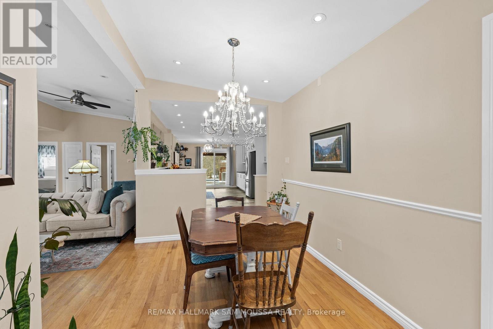 9 Quinpool Crescent, Ottawa, Ontario  K2H 6H9 - Photo 11 - X12578618