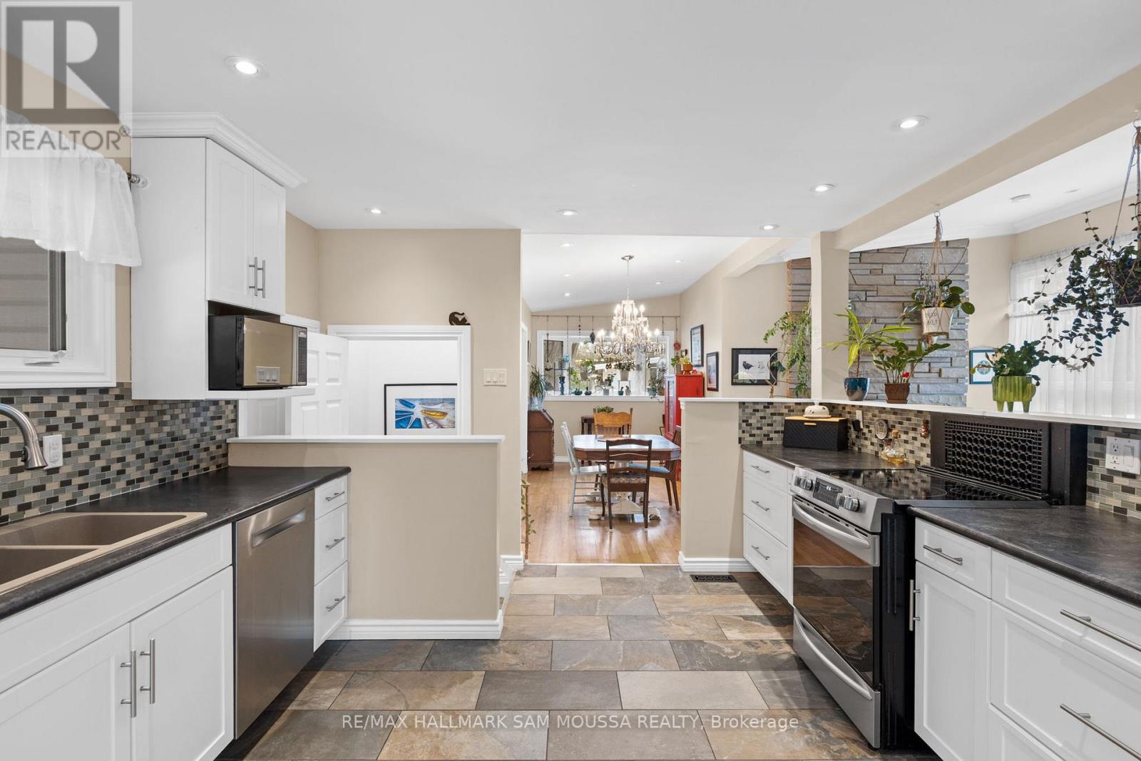 9 Quinpool Crescent, Ottawa, Ontario  K2H 6H9 - Photo 14 - X12578618