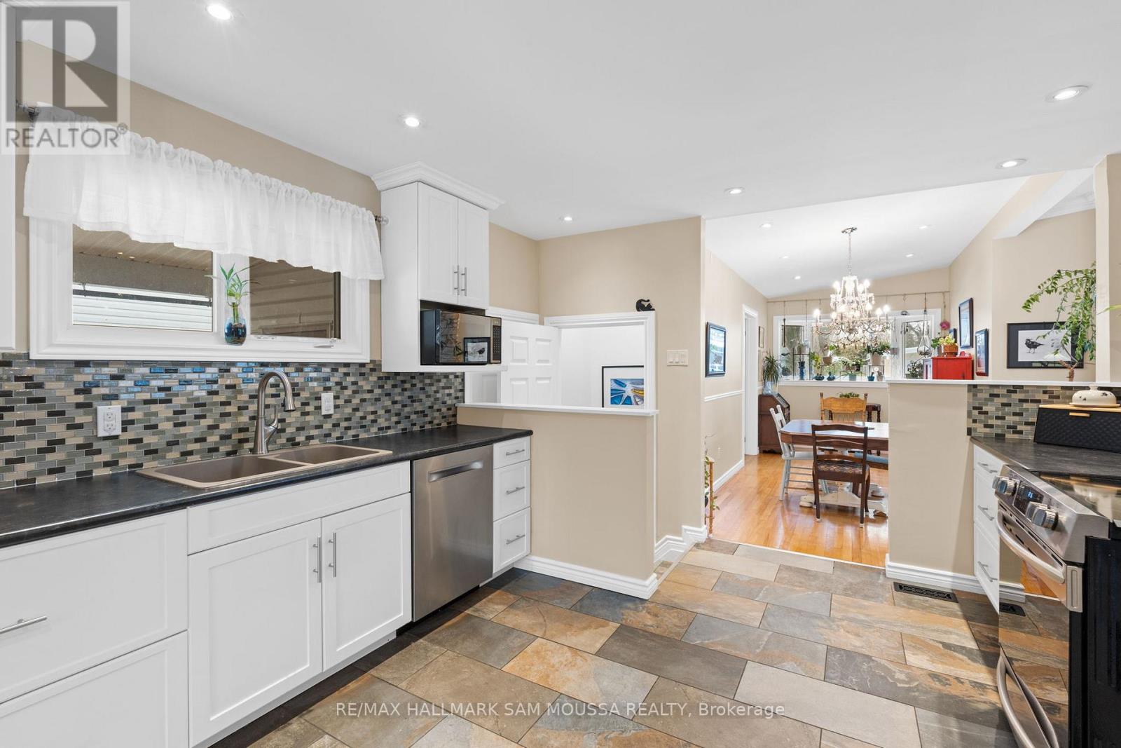 9 Quinpool Crescent, Ottawa, Ontario  K2H 6H9 - Photo 15 - X12578618