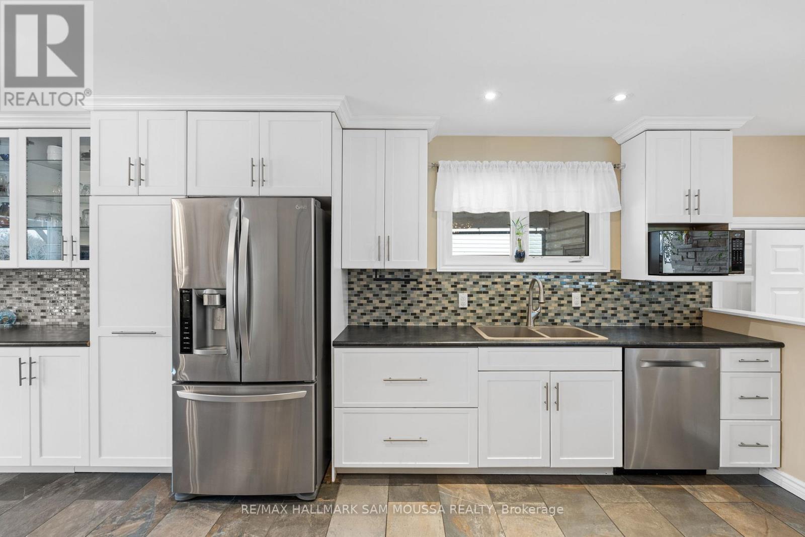 9 Quinpool Crescent, Ottawa, Ontario  K2H 6H9 - Photo 16 - X12578618