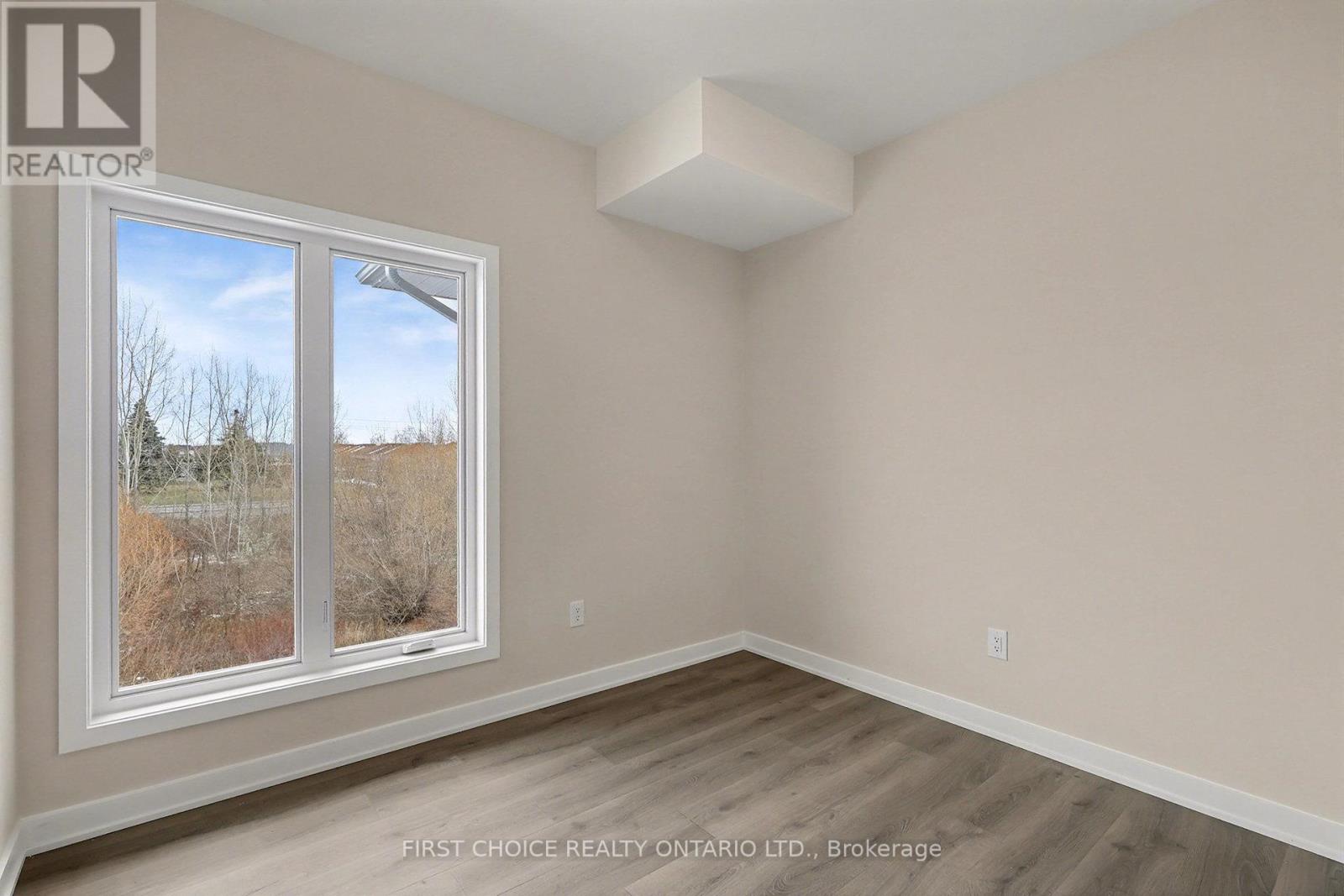 313 - 2313 Decoeur Drive, Ottawa, Ontario  K4A 1B7 - Photo 9 - X12578750