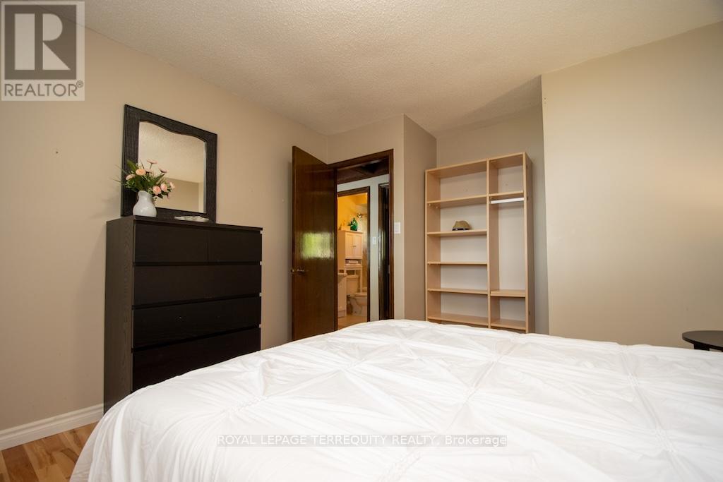 31 Alpine Street, Kawartha Lakes, Ontario  K9V 4R1 - Photo 31 - X12516744