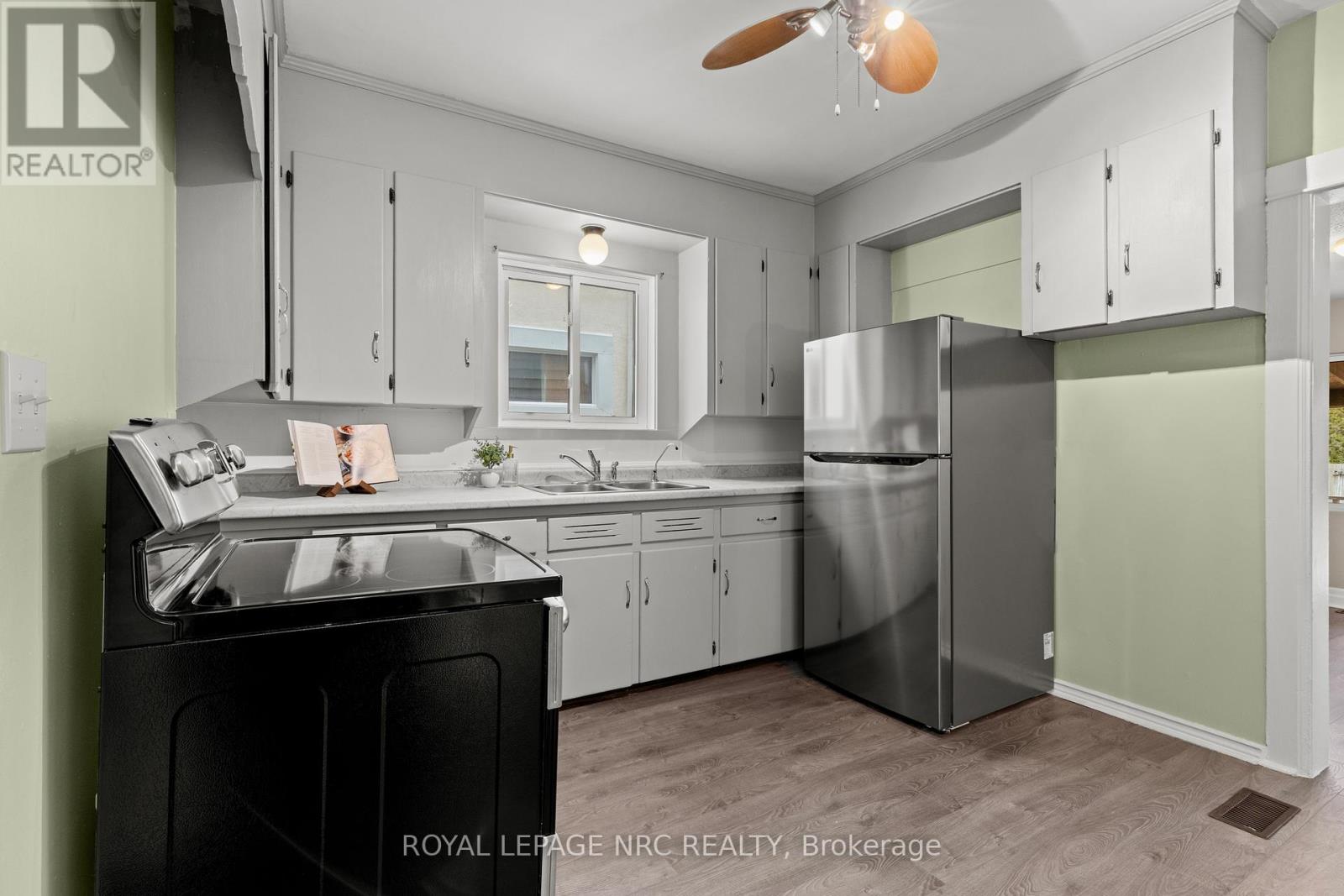 22 Denistoun Street, Welland, Ontario  L3C 1T9 - Photo 17 - X12578584