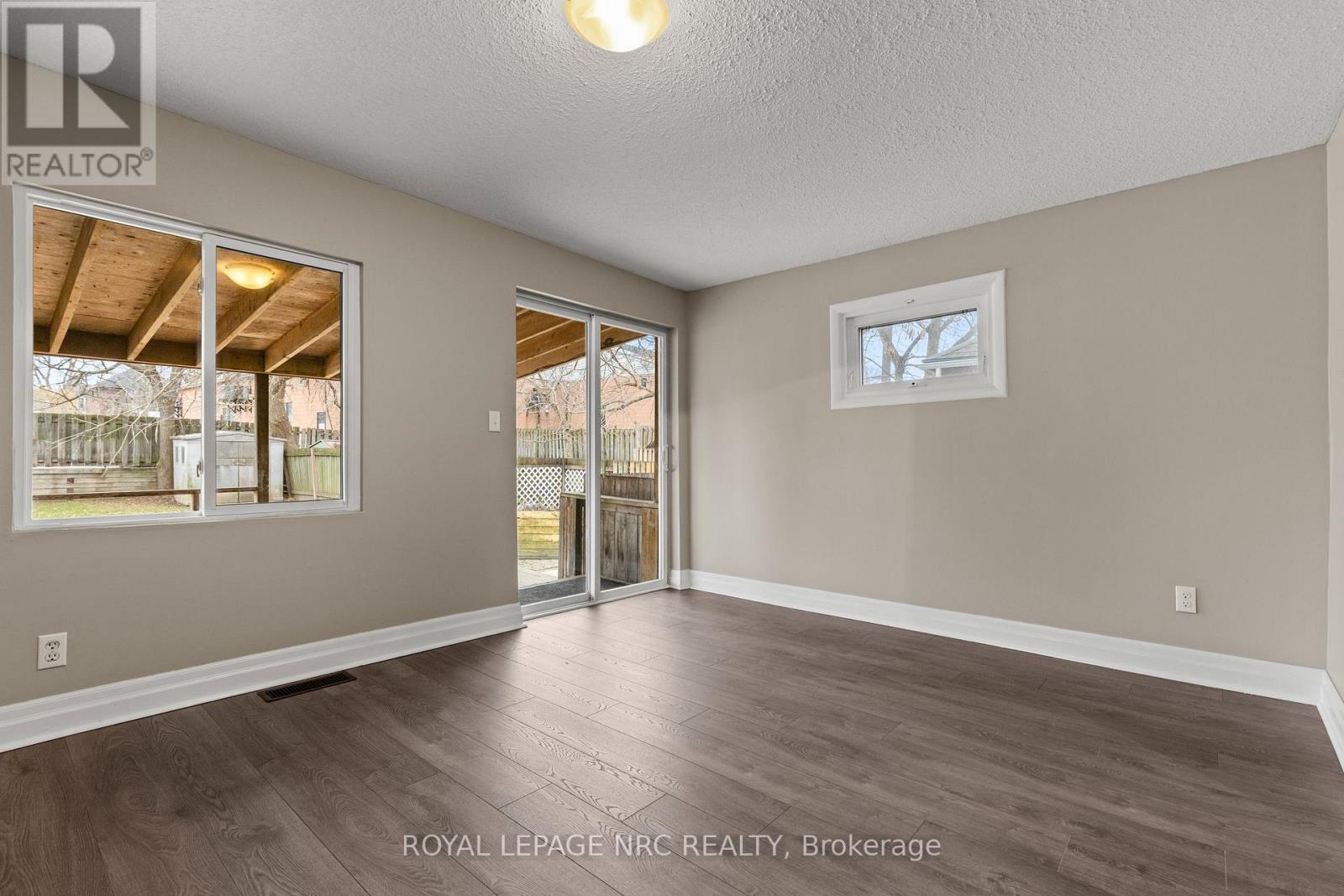 22 Denistoun Street, Welland, Ontario  L3C 1T9 - Photo 23 - X12578584