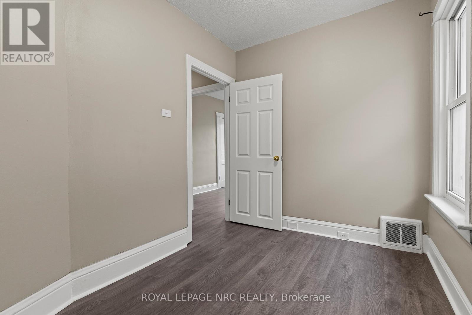 22 Denistoun Street, Welland, Ontario  L3C 1T9 - Photo 31 - X12578584