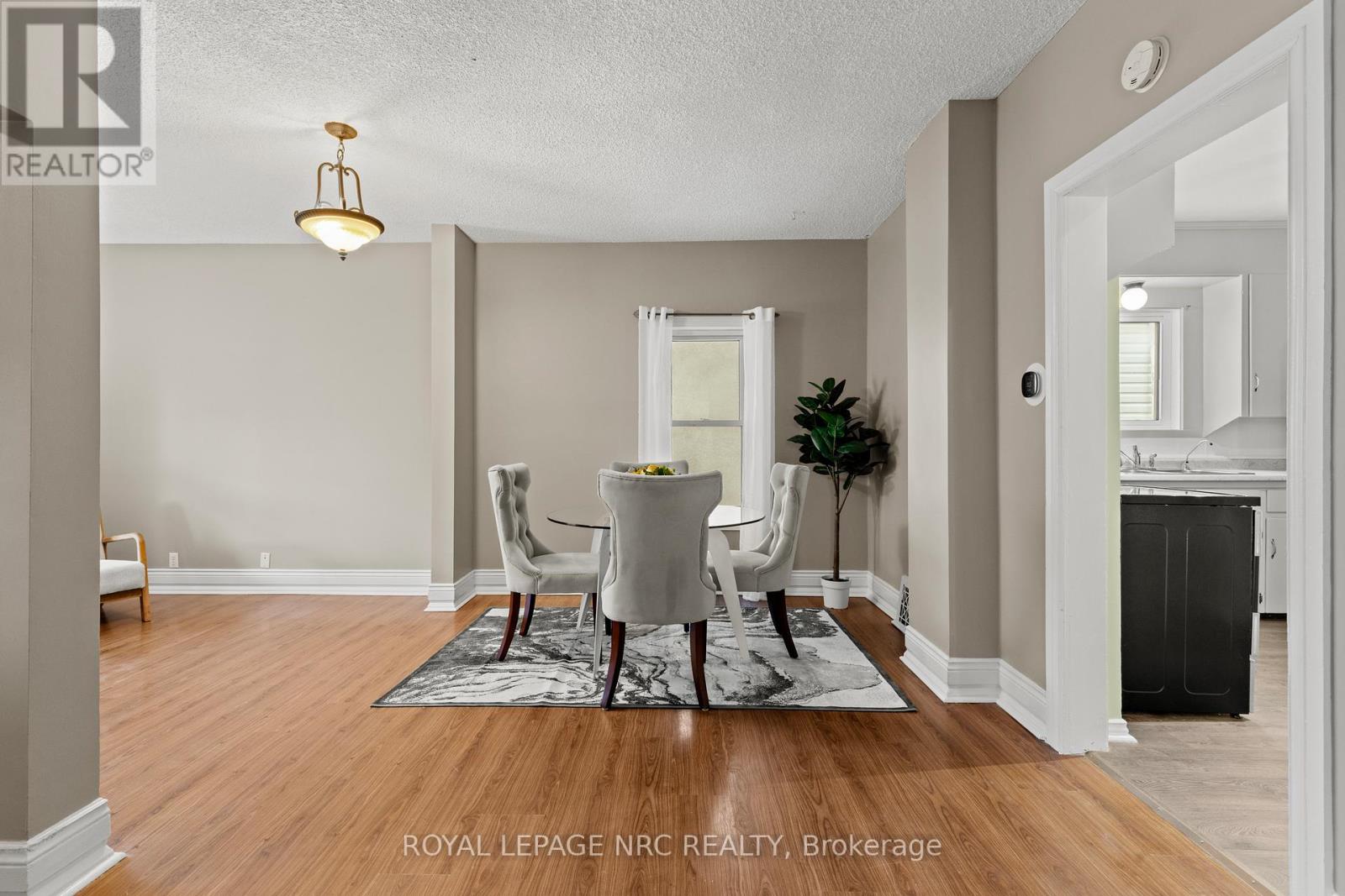 22 Denistoun Street, Welland, Ontario  L3C 1T9 - Photo 9 - X12578584