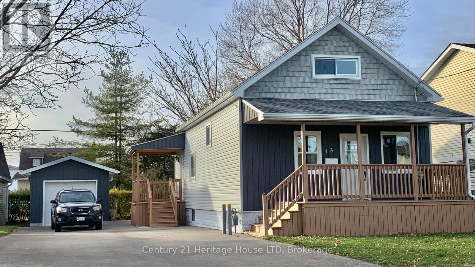 13 Knoll Street, Port Colborne, Ontario L3K 5A4 - Photo 1 - X12578714