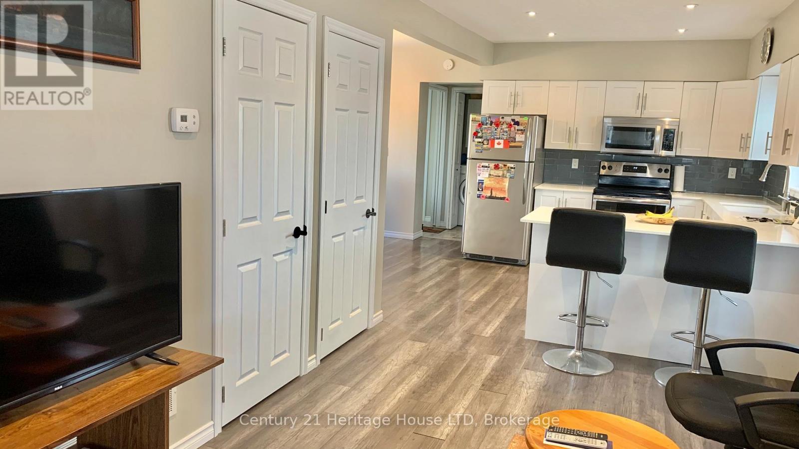 13 Knoll Street, Port Colborne, Ontario L3K 5A4 - Photo 10 - X12578714