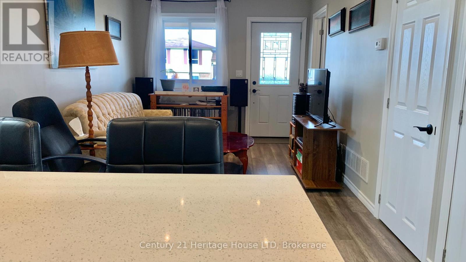 13 Knoll Street, Port Colborne, Ontario L3K 5A4 - Photo 11 - X12578714