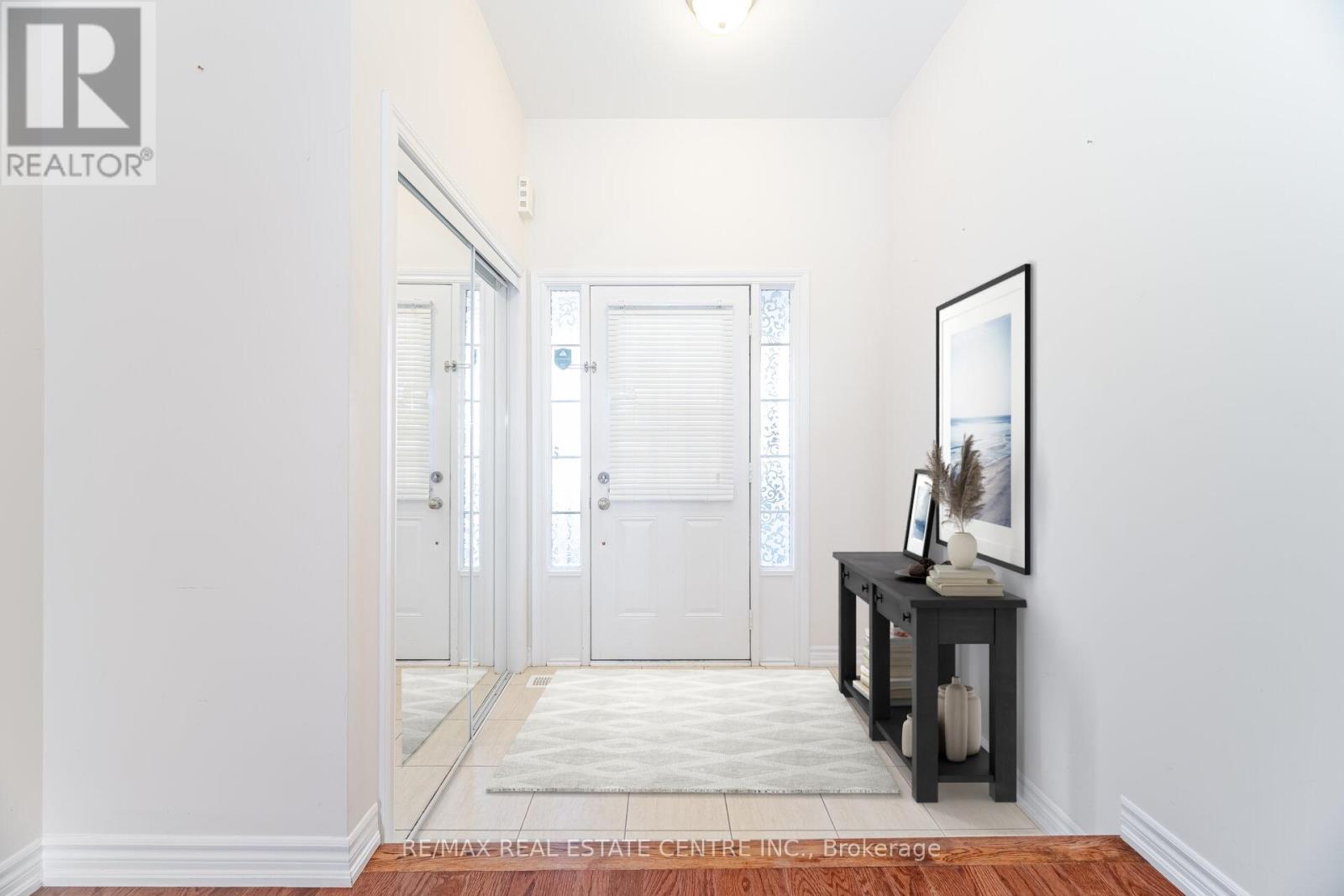 11 Yearly Street, Brampton, Ontario  L7A 4R9 - Photo 4 - W12578456