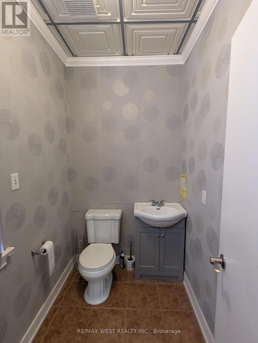 2 - 3267 Bloor Street W, Toronto, Ontario  M8X 1E2 - Photo 10 - W12578488