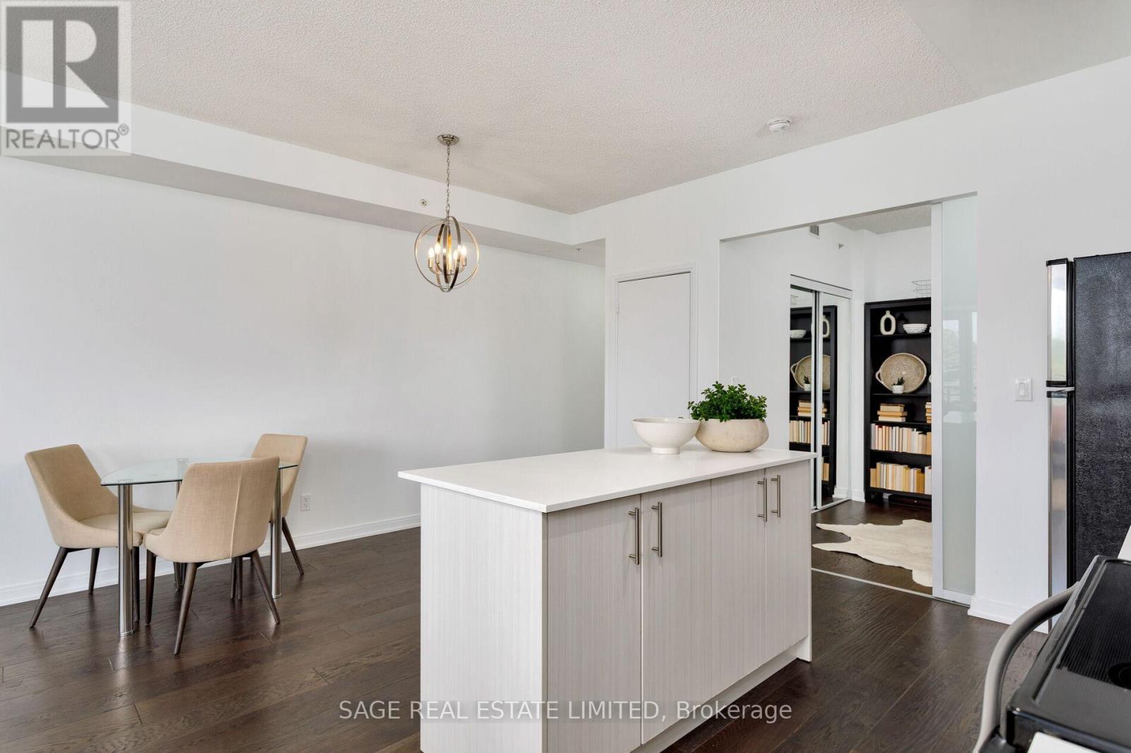 401 - 760 The Queensway, Toronto, Ontario  M8Z 0E1 - Photo 19 - W12578528