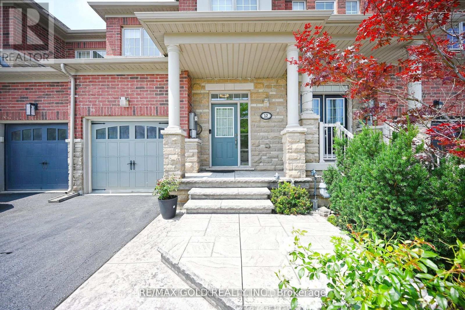 12 Coastline Drive, Brampton, Ontario  L6Y 0T5 - Photo 2 - W12578538