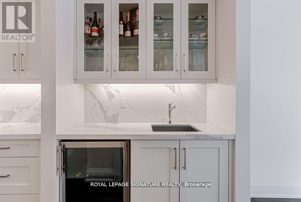 110 Evans Avenue, Toronto, Ontario  M8Z 1H9 - Photo 12 - W12578546