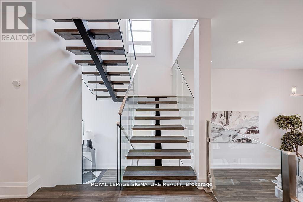 110 Evans Avenue, Toronto, Ontario  M8Z 1H9 - Photo 14 - W12578546