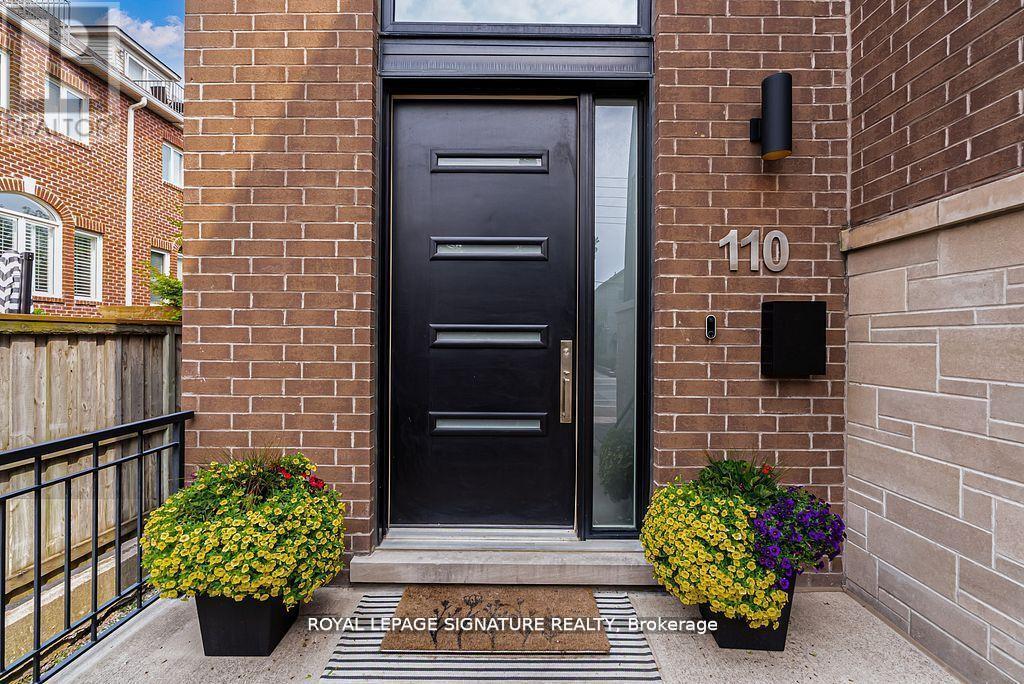 110 Evans Avenue, Toronto, Ontario  M8Z 1H9 - Photo 2 - W12578546