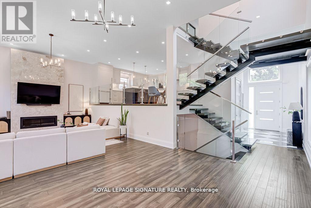 110 Evans Avenue, Toronto, Ontario  M8Z 1H9 - Photo 7 - W12578546