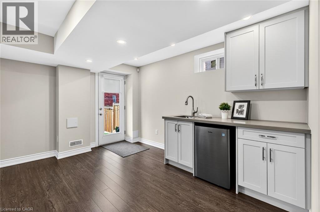 225 Skinner Road, Waterdown, Ontario  L8B 1X2 - Photo 39 - 40790658