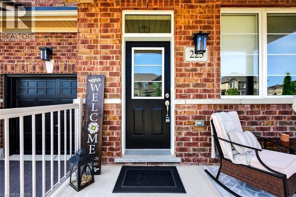 225 Skinner Road, Waterdown, Ontario  L8B 1X2 - Photo 4 - 40790658