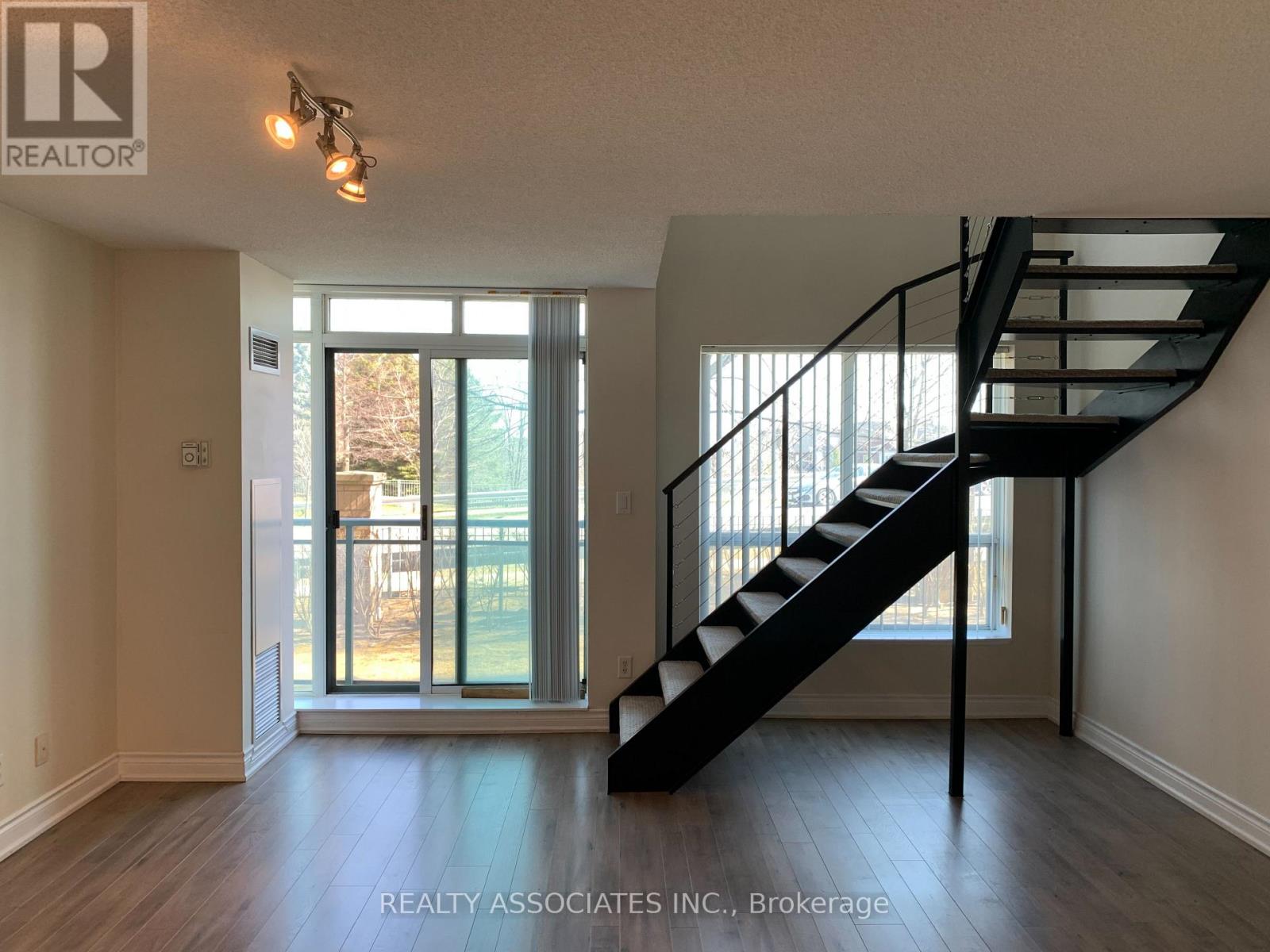 303 - 51 BAFFIN COURT, Richmond Hill, Ontario