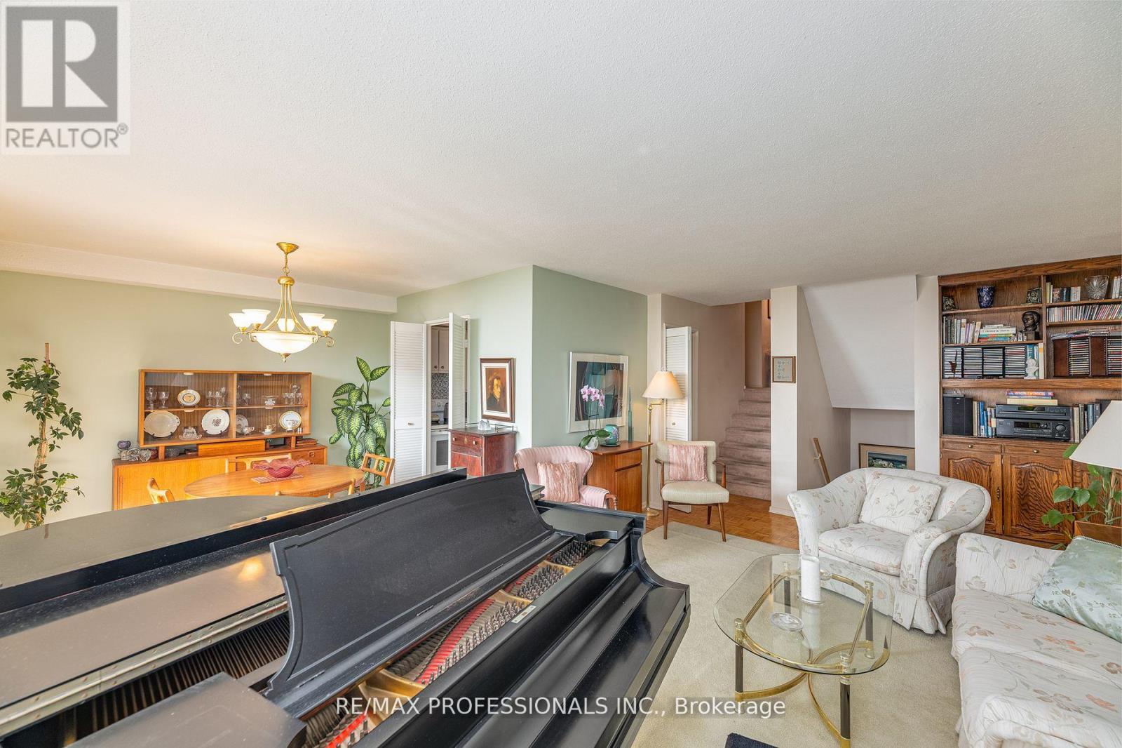 907 - 11 Wincott Drive, Toronto, Ontario  M9R 2R9 - Photo 6 - W12466692