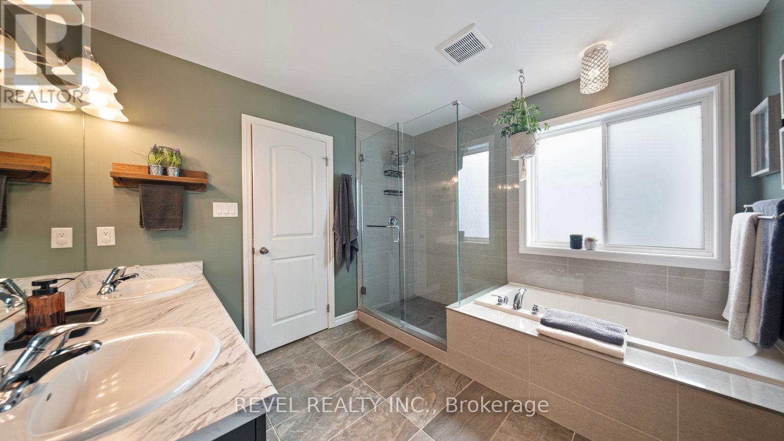 49 Theodore Schuler Boulevard, Wilmot, Ontario  N3A 4N5 - Photo 33 - X12578462