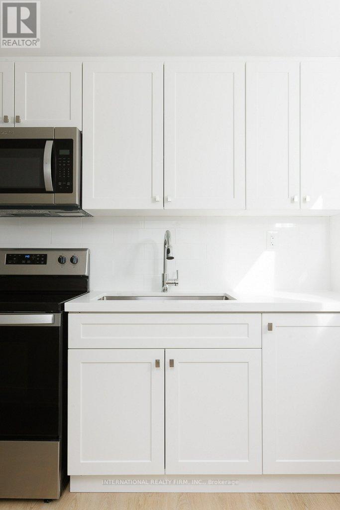 93 High Street, London South, Ontario  N6C 4J8 - Photo 4 - X12578470