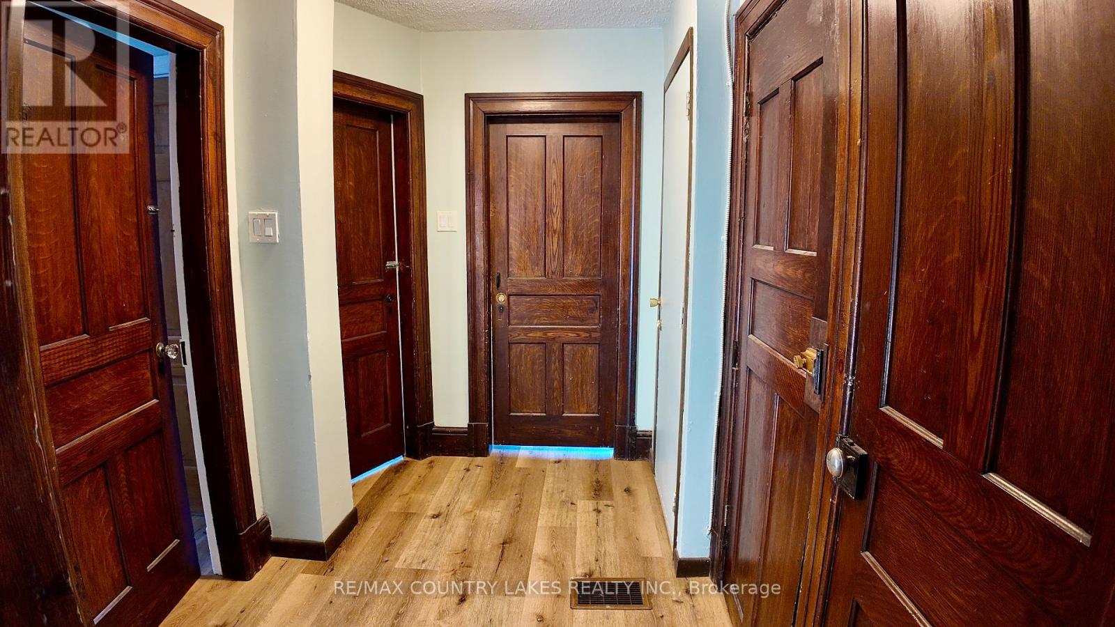 7 Melbourne Street E, Kawartha Lakes, Ontario  K9V 1X2 - Photo 14 - X12578474