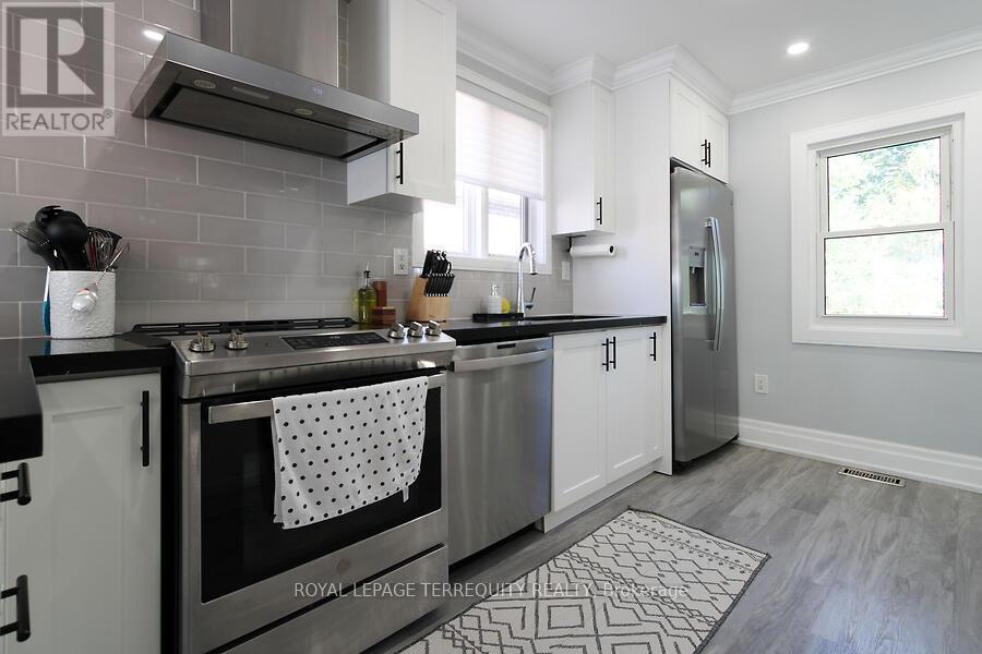 153 East 16th Street, Hamilton, Ontario  L9A 4J4 - Photo 15 - X12578514