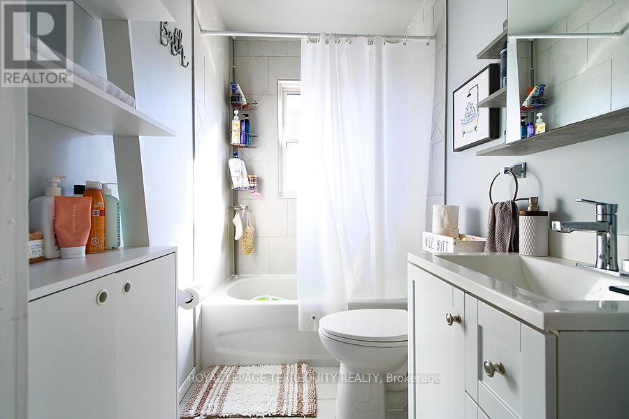 153 East 16th Street, Hamilton, Ontario  L9A 4J4 - Photo 20 - X12578514