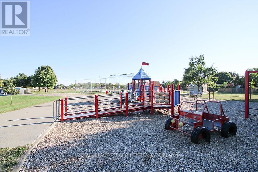 153 East 16th Street, Hamilton, Ontario  L9A 4J4 - Photo 38 - X12578514