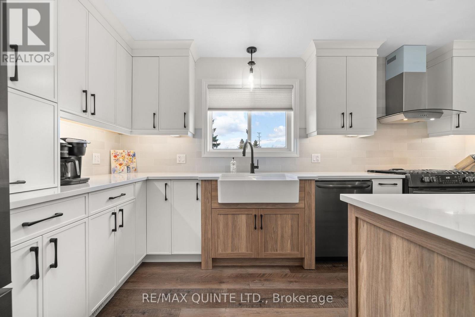 56 Alnet Drive, Belleville, Ontario  K8P 4X4 - Photo 10 - X12578732