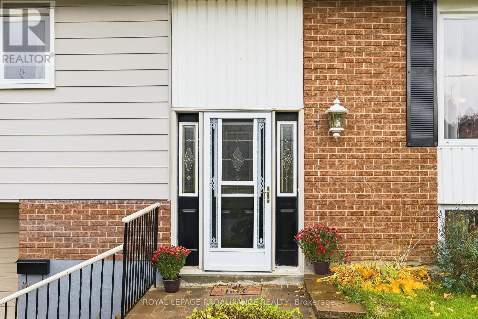 7 Centennial Drive, Port Hope, Ontario  L1A 3S9 - Photo 7 - X12578744