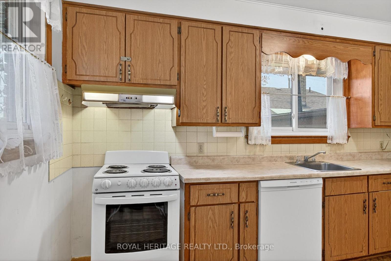 59 Colborne Street E, Kawartha Lakes, Ontario  K9V 1K6 - Photo 7 - X12578772