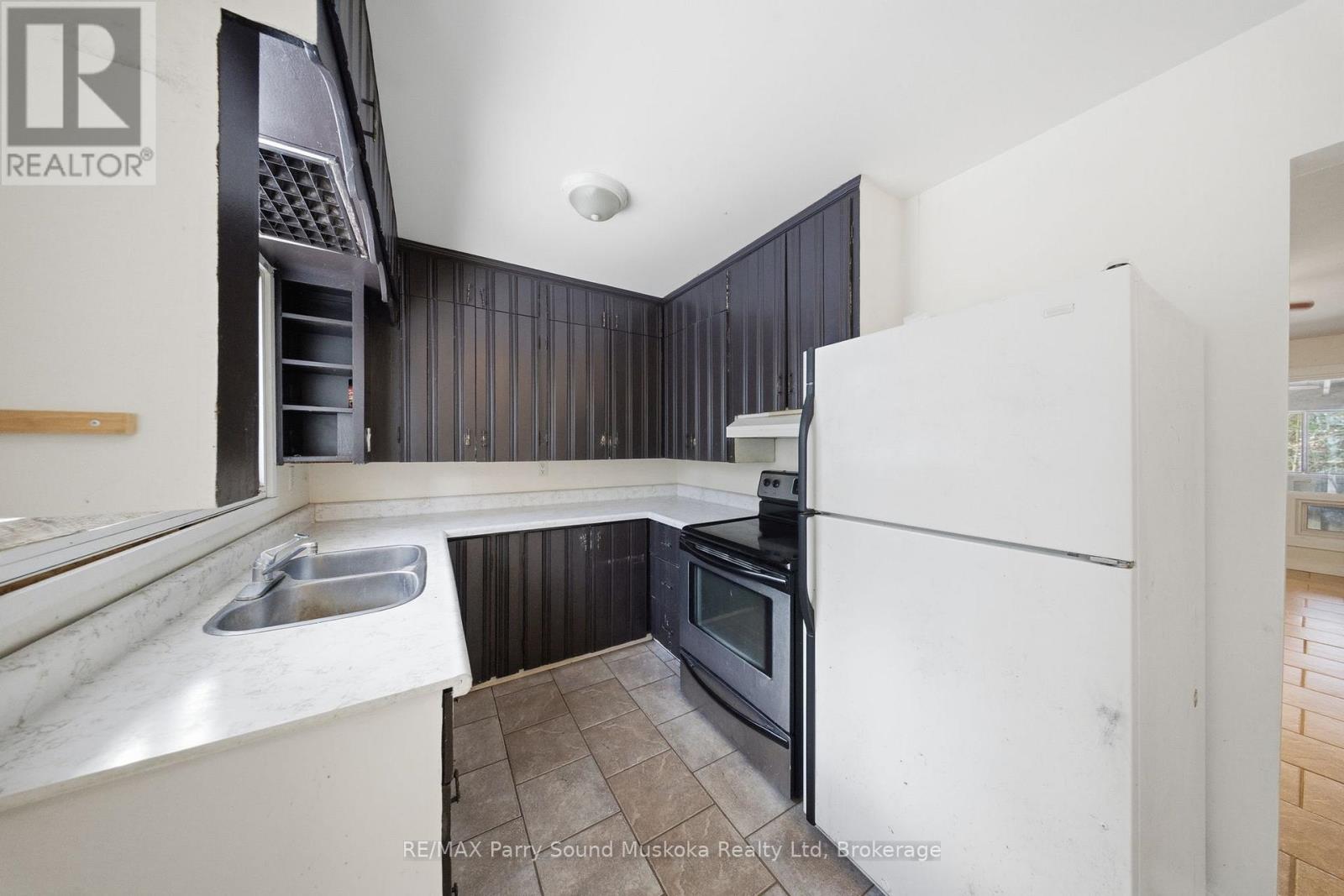 28 Black Road, Seguin, Ontario  P2A 2W8 - Photo 12 - X12578804