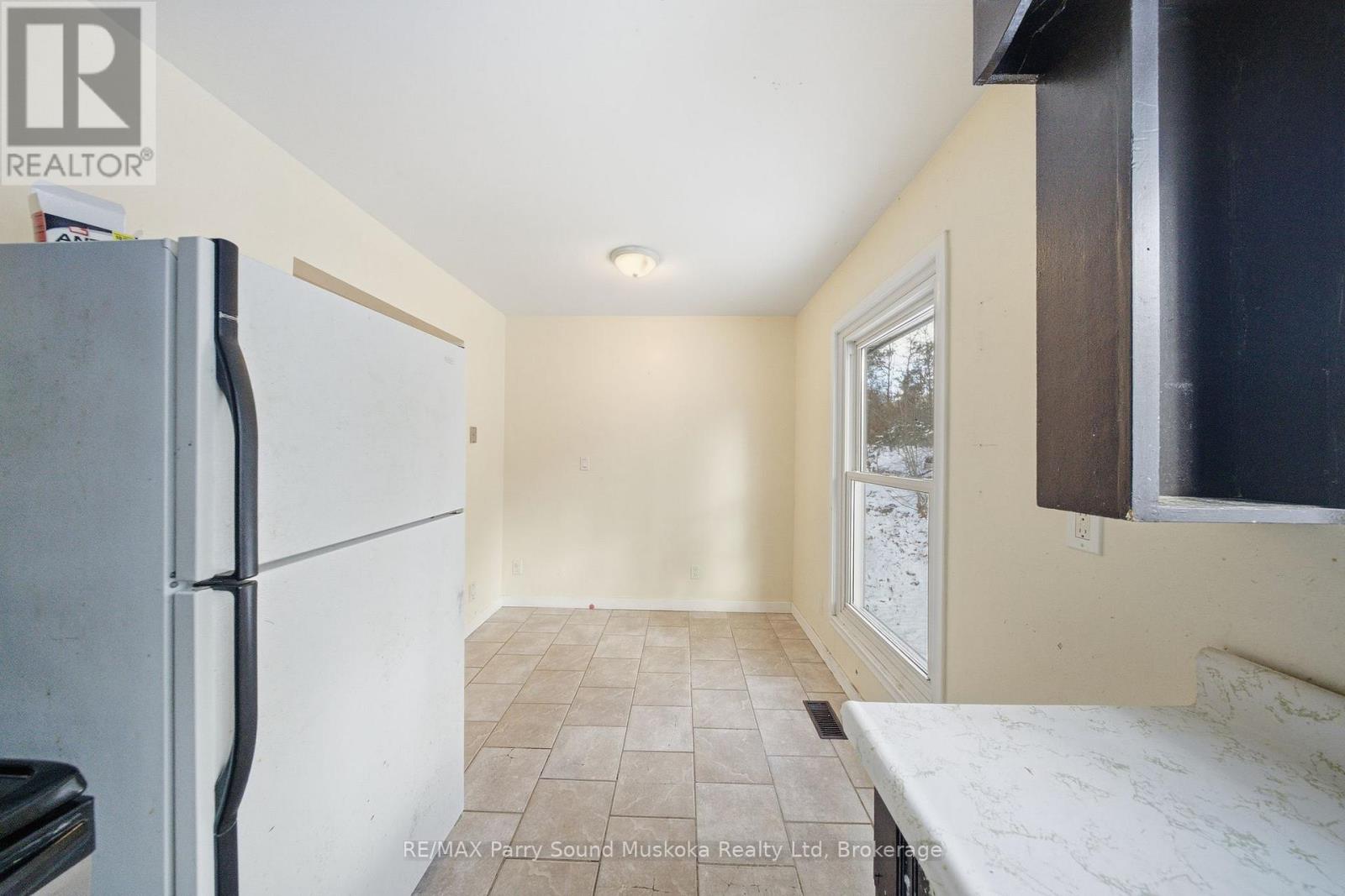 28 Black Road, Seguin, Ontario  P2A 2W8 - Photo 13 - X12578804