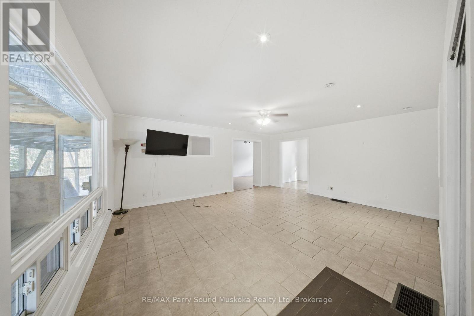 28 Black Road, Seguin, Ontario  P2A 2W8 - Photo 16 - X12578804