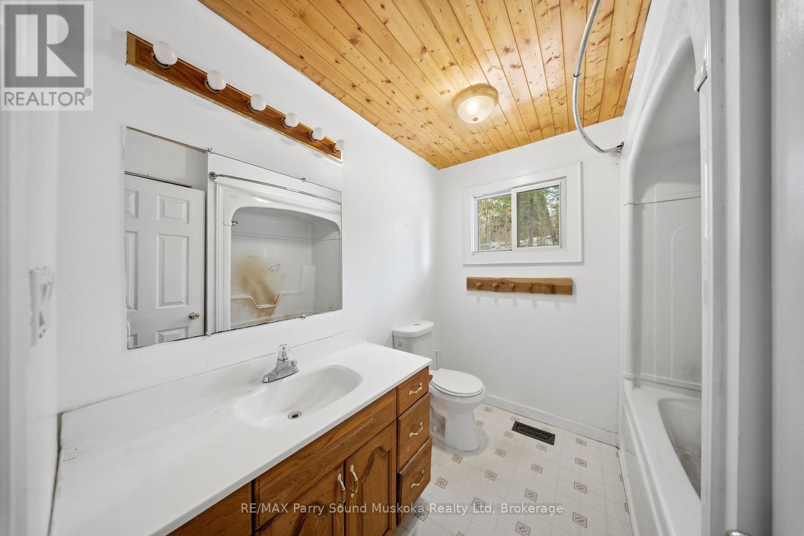 28 Black Road, Seguin, Ontario  P2A 2W8 - Photo 17 - X12578804