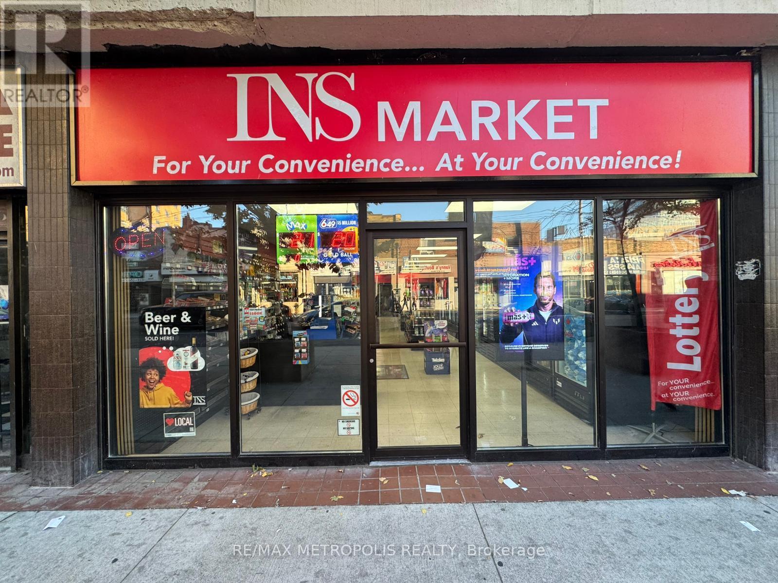 1910 - 1914 WESTON ROAD, Toronto, Ontario