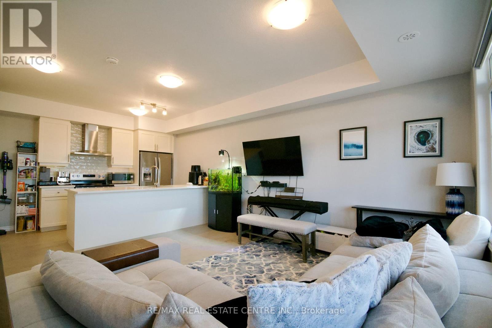 160 Oat Lane, Kitchener, Ontario  N2E 0S8 - Photo 6 - X12578350