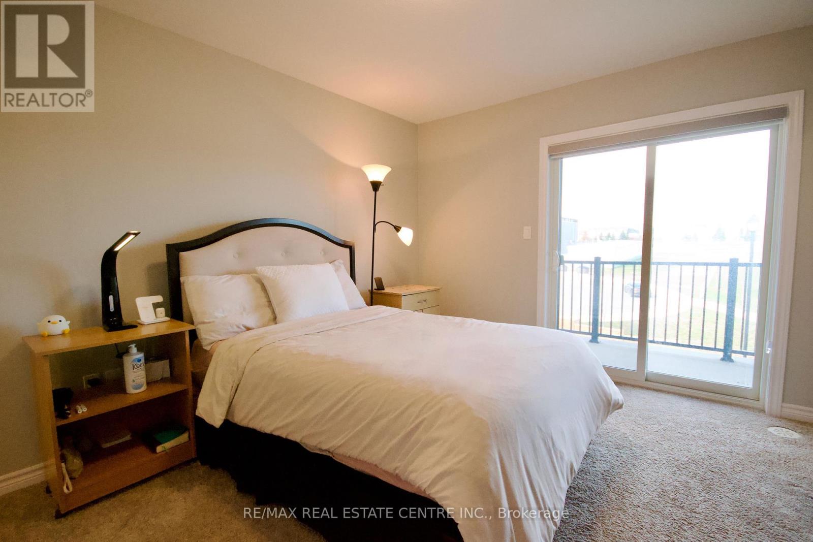 160 Oat Lane, Kitchener, Ontario  N2E 0S8 - Photo 12 - X12578350