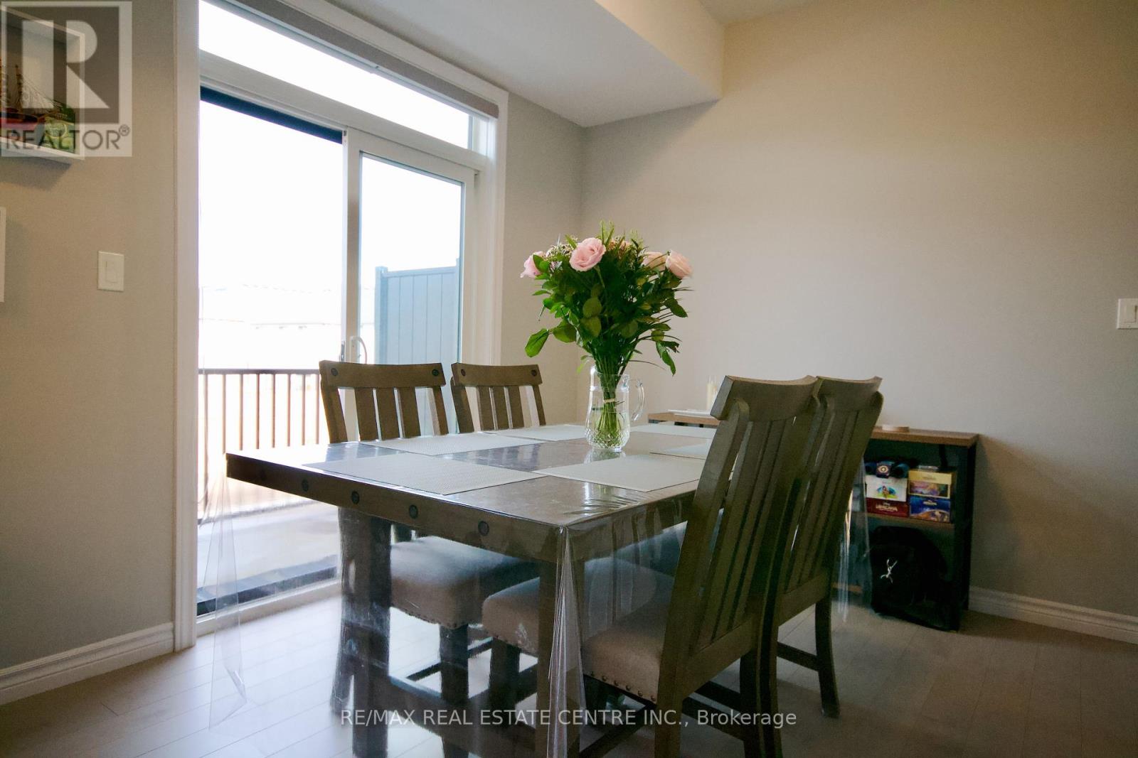 160 Oat Lane, Kitchener, Ontario  N2E 0S8 - Photo 8 - X12578350