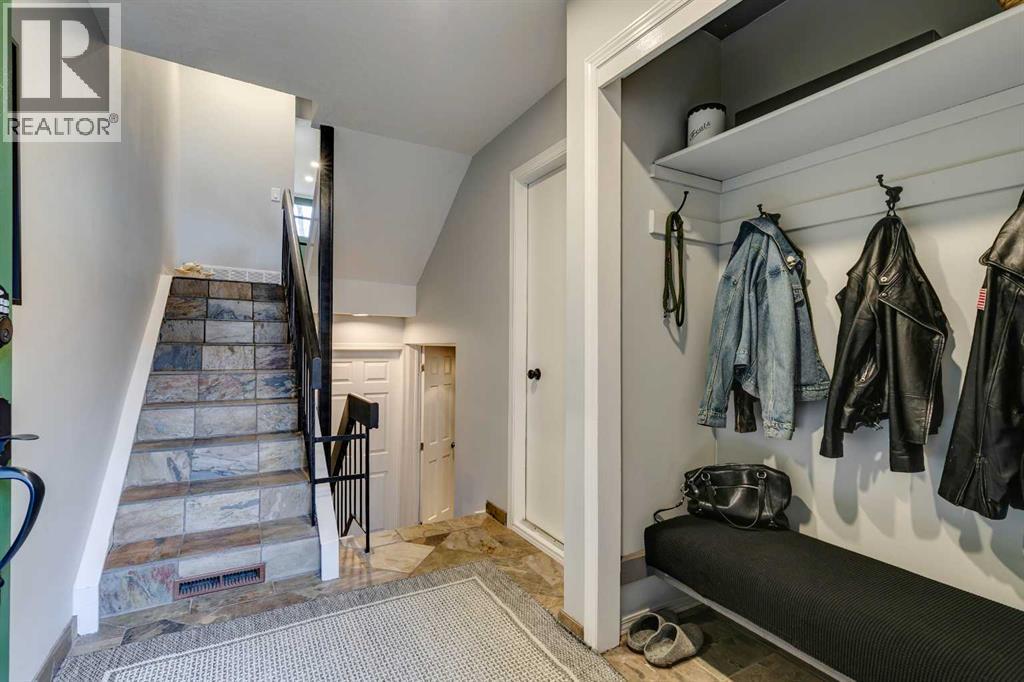 25 Brae Glen Court Sw, Calgary, Alberta  T2W 1B6 - Photo 22 - A2270480