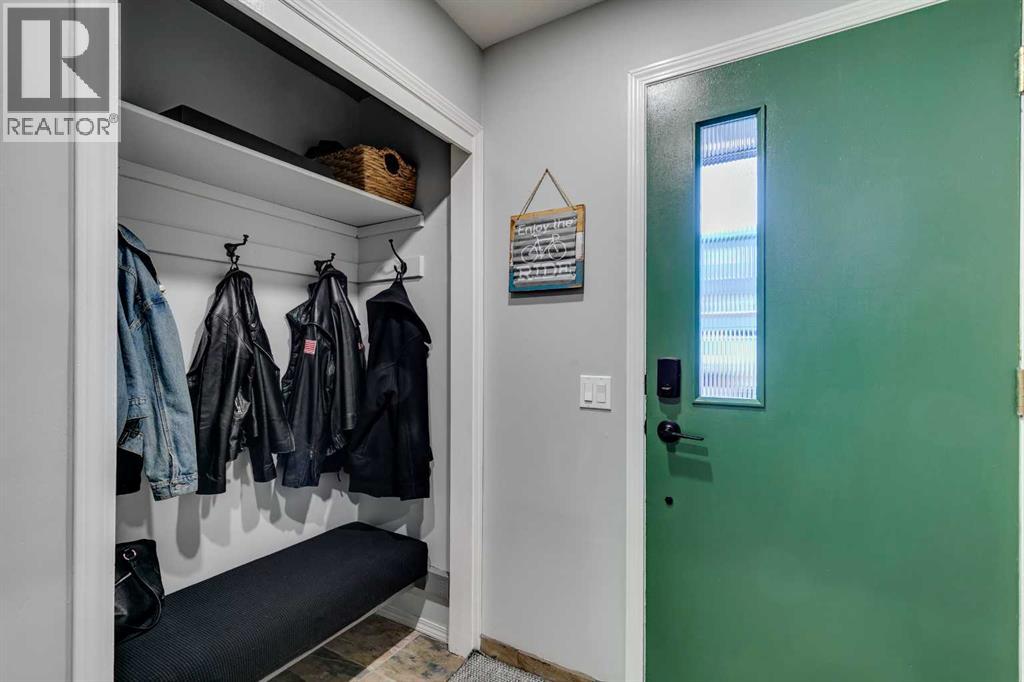 25 Brae Glen Court Sw, Calgary, Alberta  T2W 1B6 - Photo 23 - A2270480