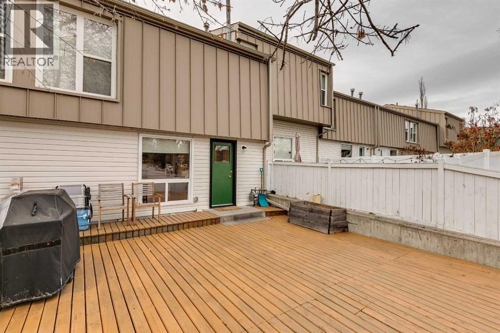 25 Brae Glen Court Sw, Calgary, Alberta  T2W 1B6 - Photo 30 - A2270480