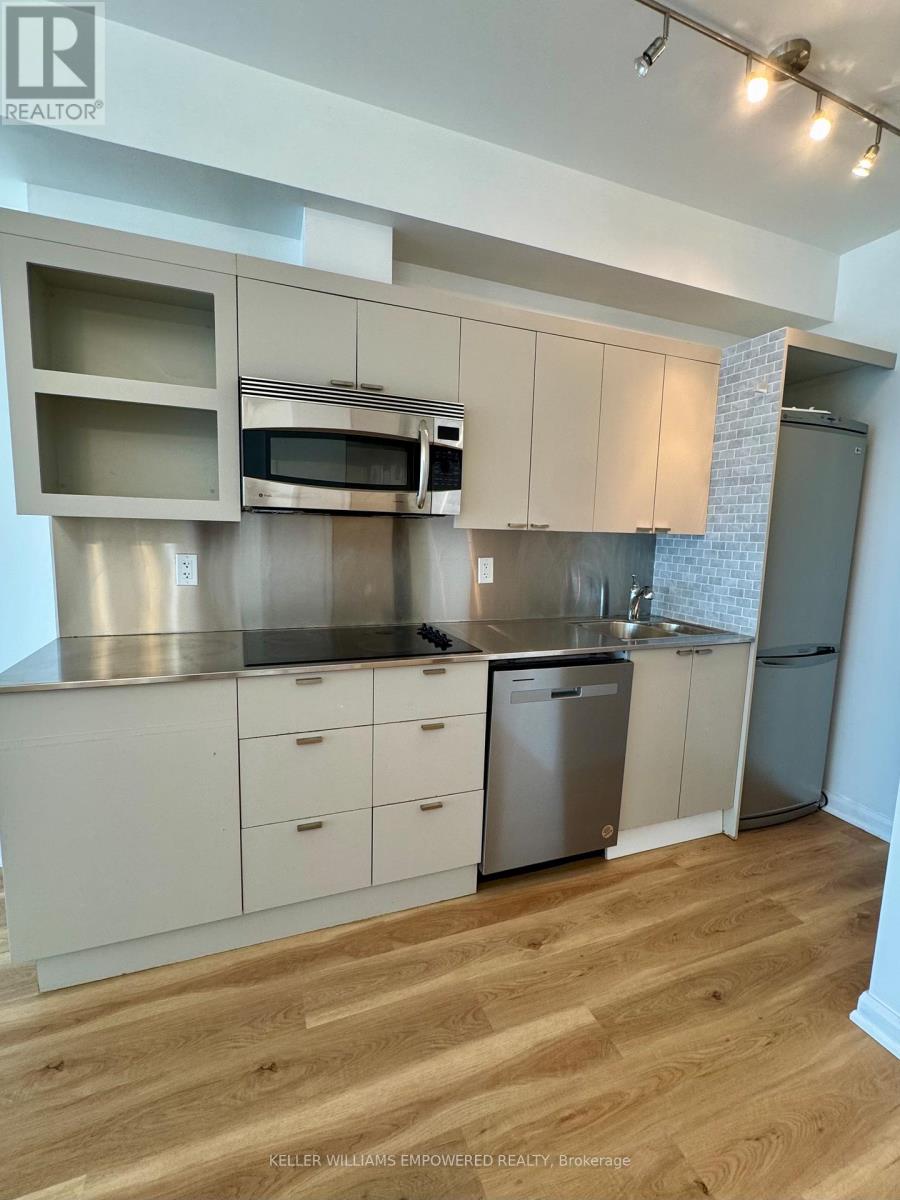 1708 - 111 Elizabeth Street, Toronto, Ontario  M5G 1P7 - Photo 9 - C12578596